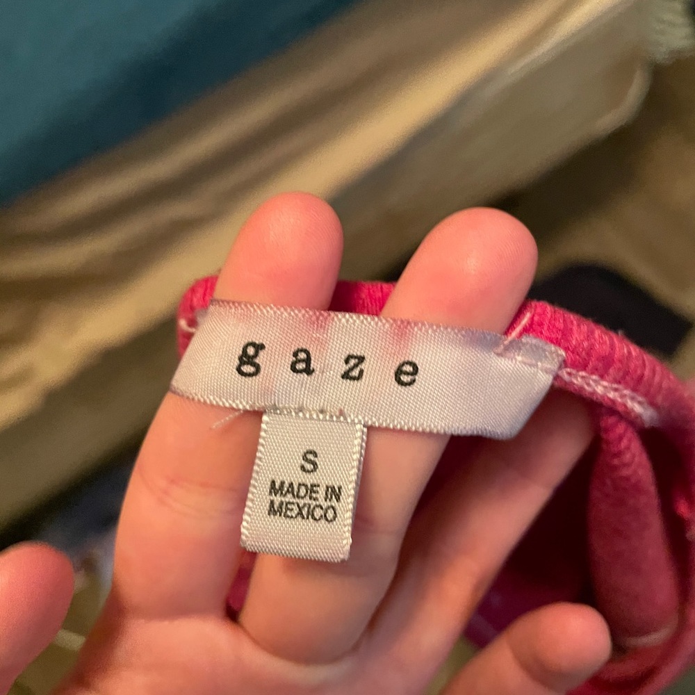 Red Top - Picture 5 of 5